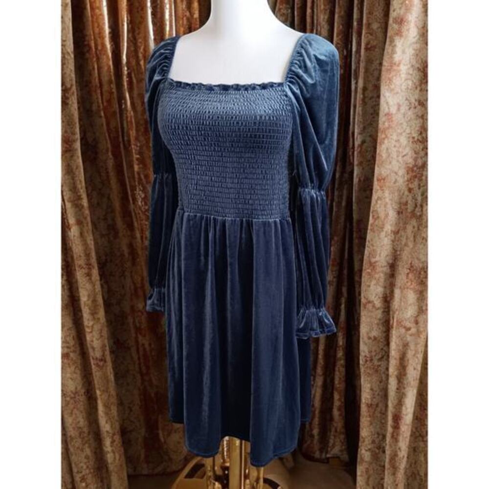 NEW MACY'S Smocked Velvet Dress Square Neck Puff Sleeves Blue Size Medium‎